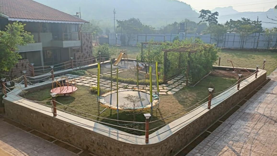 Mastiff Grand La Villae Lonavala Exterior foto