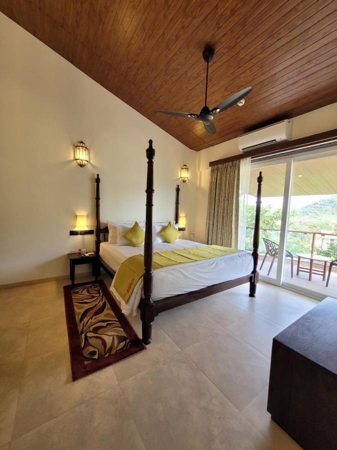 Mastiff Grand La Villae Lonavala Exterior foto