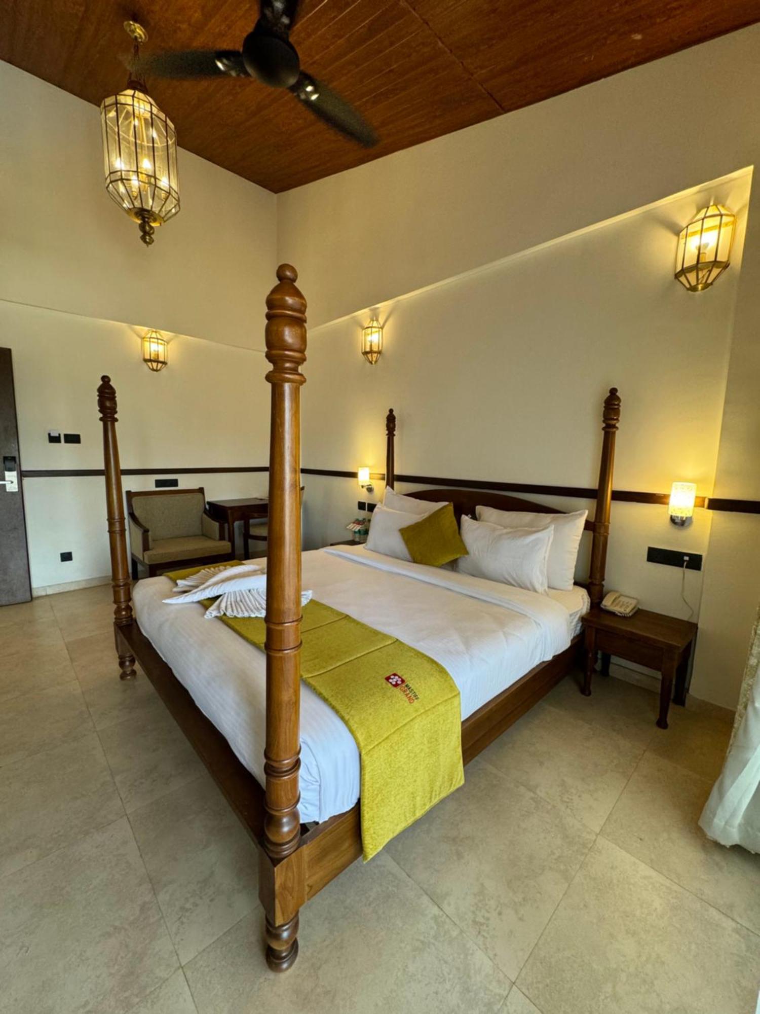 Mastiff Grand La Villae Lonavala Exterior foto